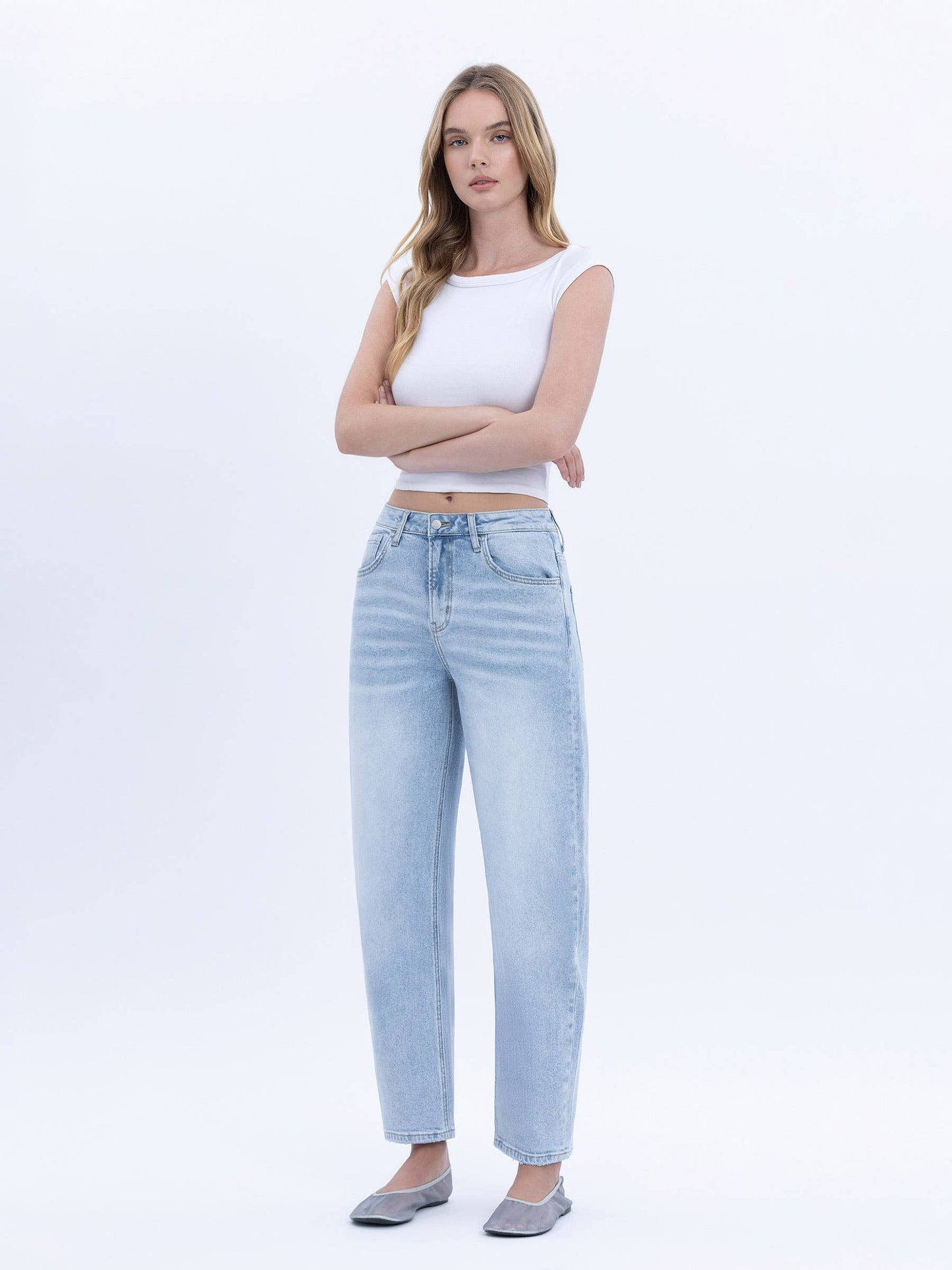 SUPER HIGH RISE LIGHT WASH BARREL LEG JEANS