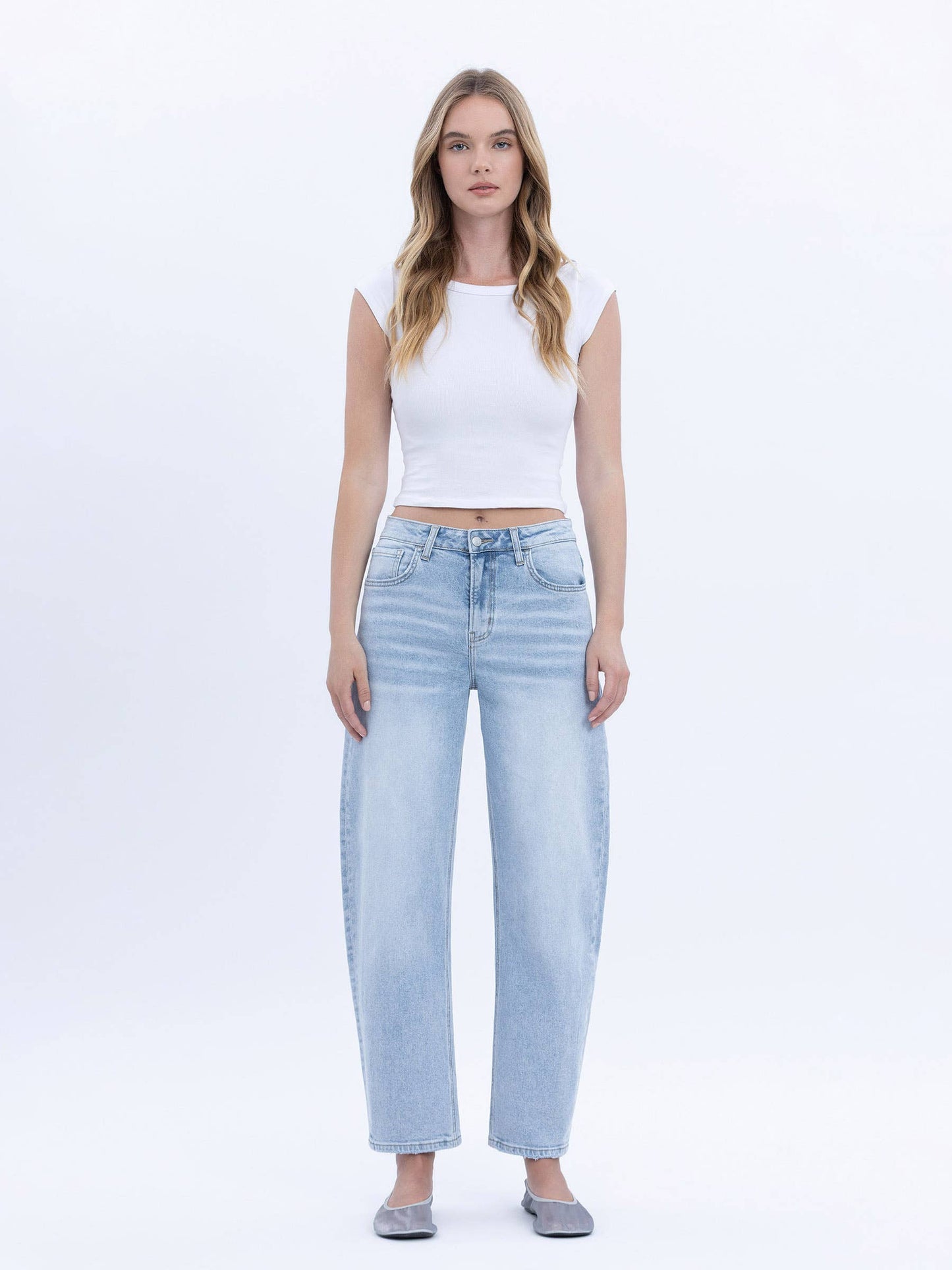 SUPER HIGH RISE LIGHT WASH BARREL LEG JEANS