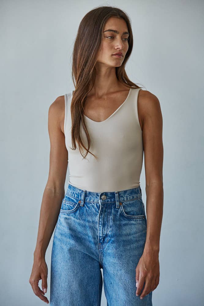 Double Layered Seamless U-V Neck Sleeveless Bodysuit