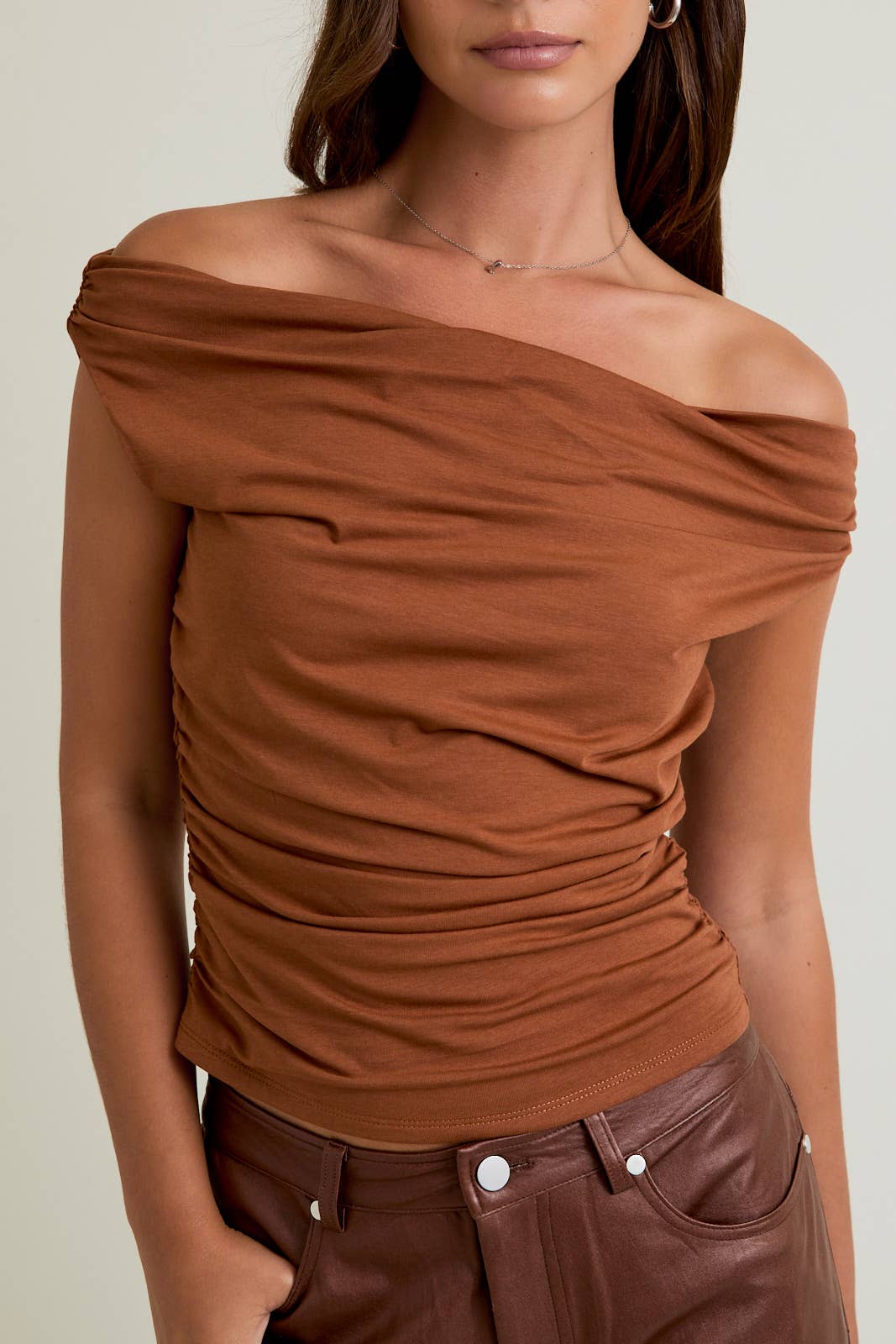 OFF THE SHOULDER TOP WITH RUCHING