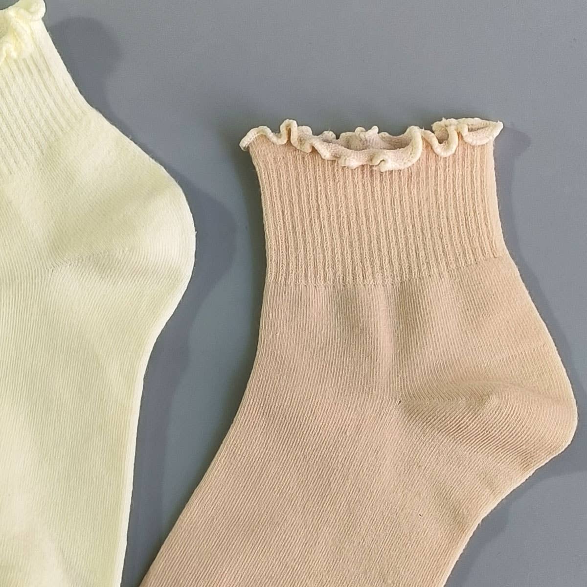 Women's Solid Color Ruffle Ankle Socks