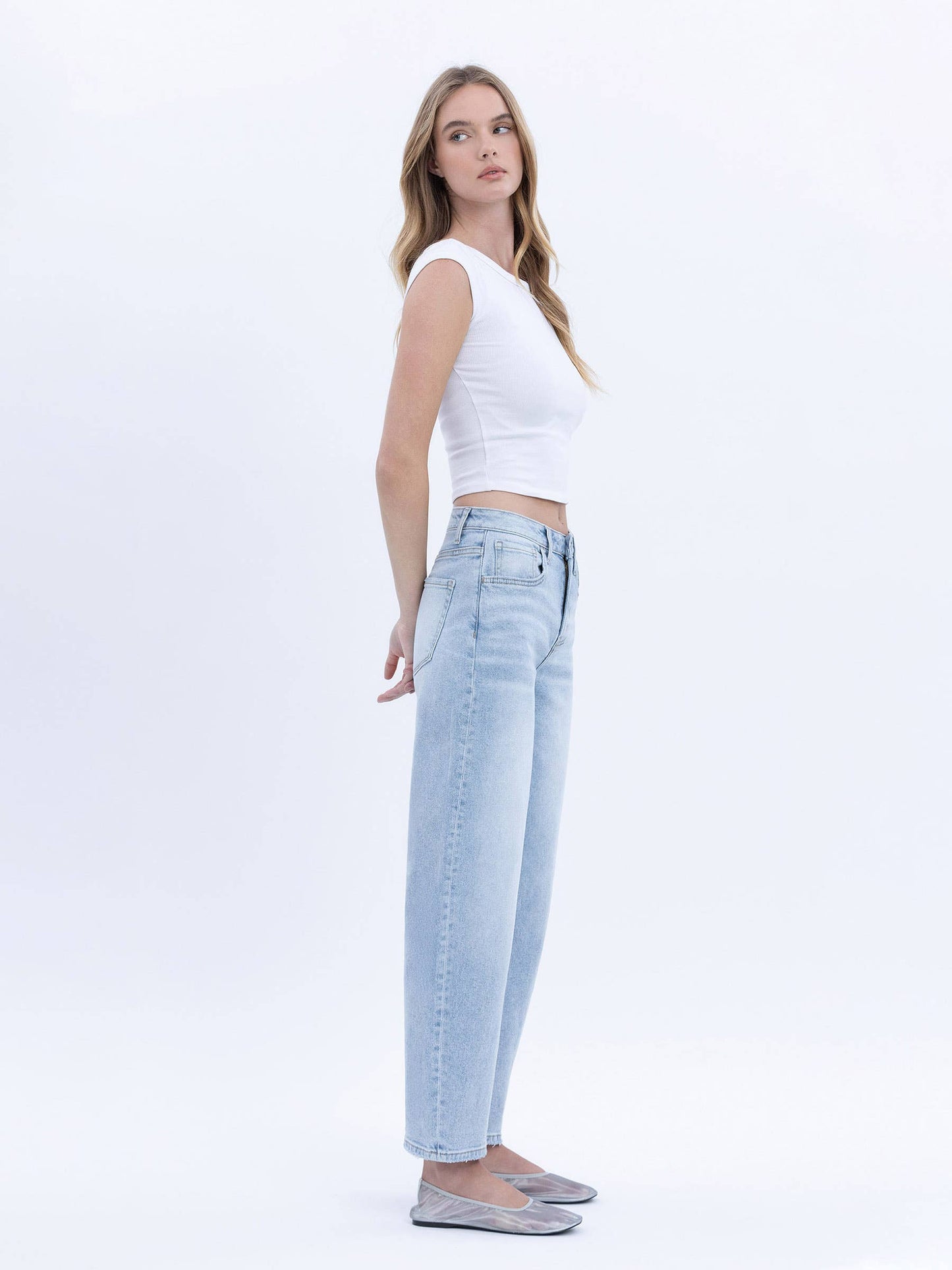 SUPER HIGH RISE LIGHT WASH BARREL LEG JEANS