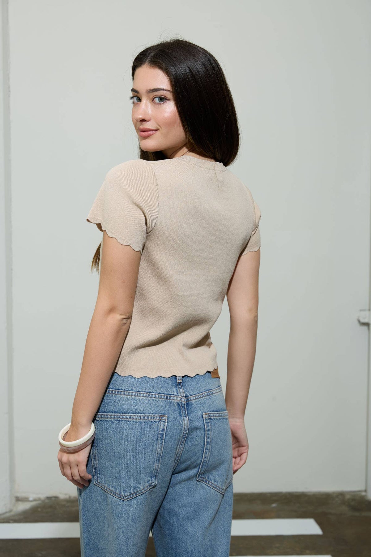 SCALLOPED SHORT SLEEVE CARDIGAN