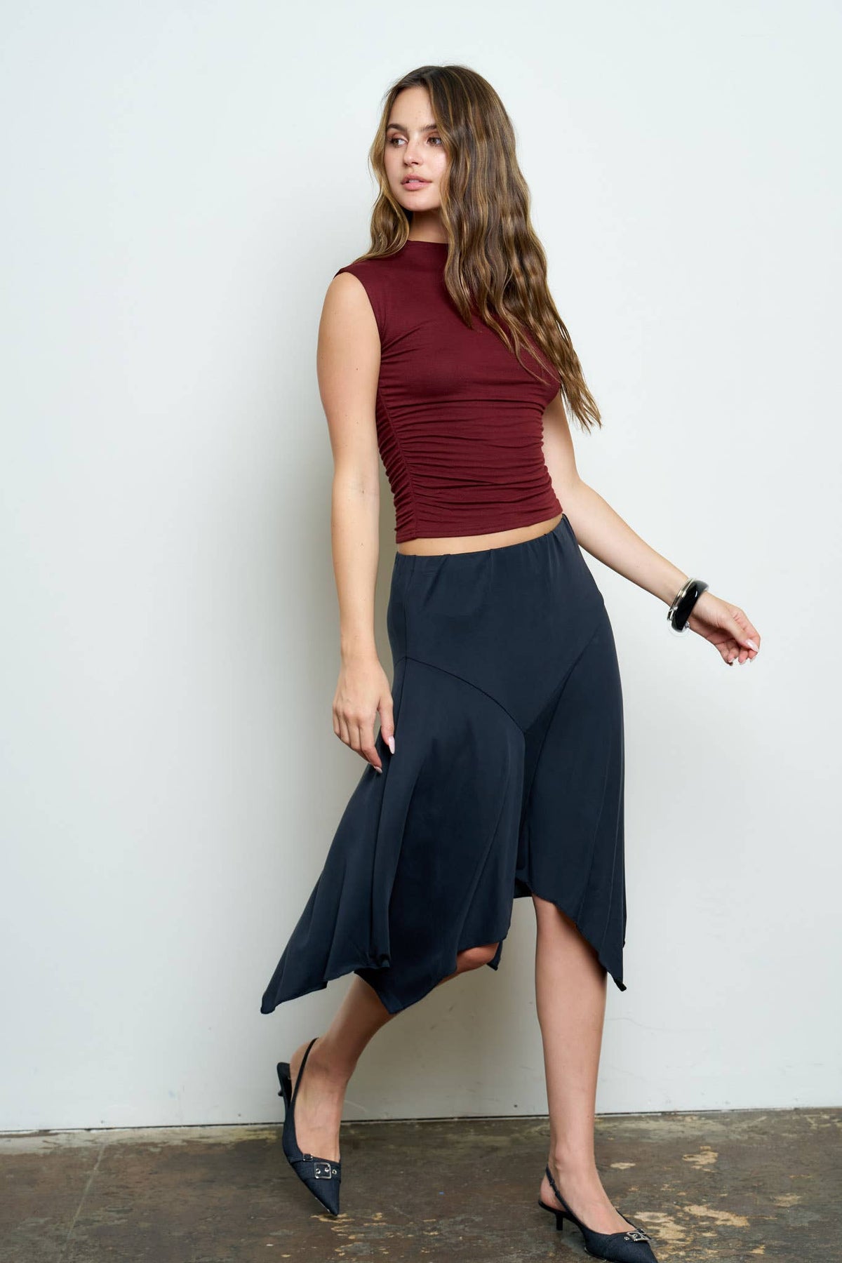 REVERSIBLE FUNNEL NECK SCRUNCH KNIT TOP