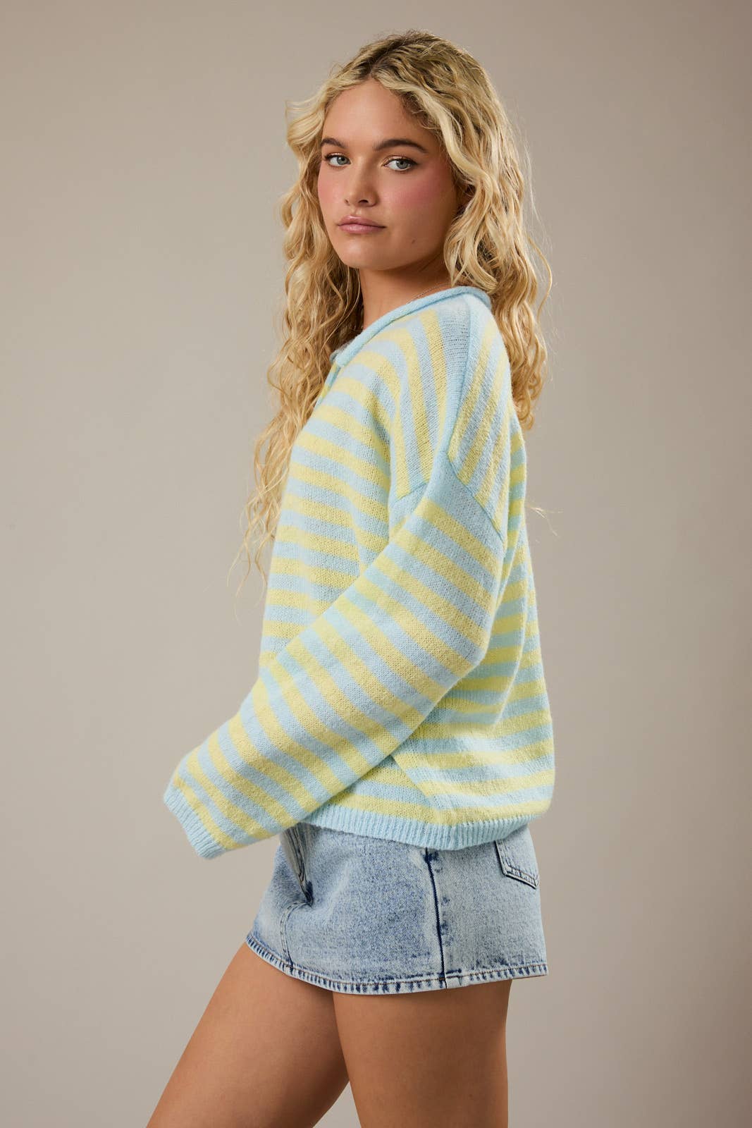 LONG SLEEVE ROLLED HEMLINE DETAIL STRIPE HALF BUTTON SWEATER