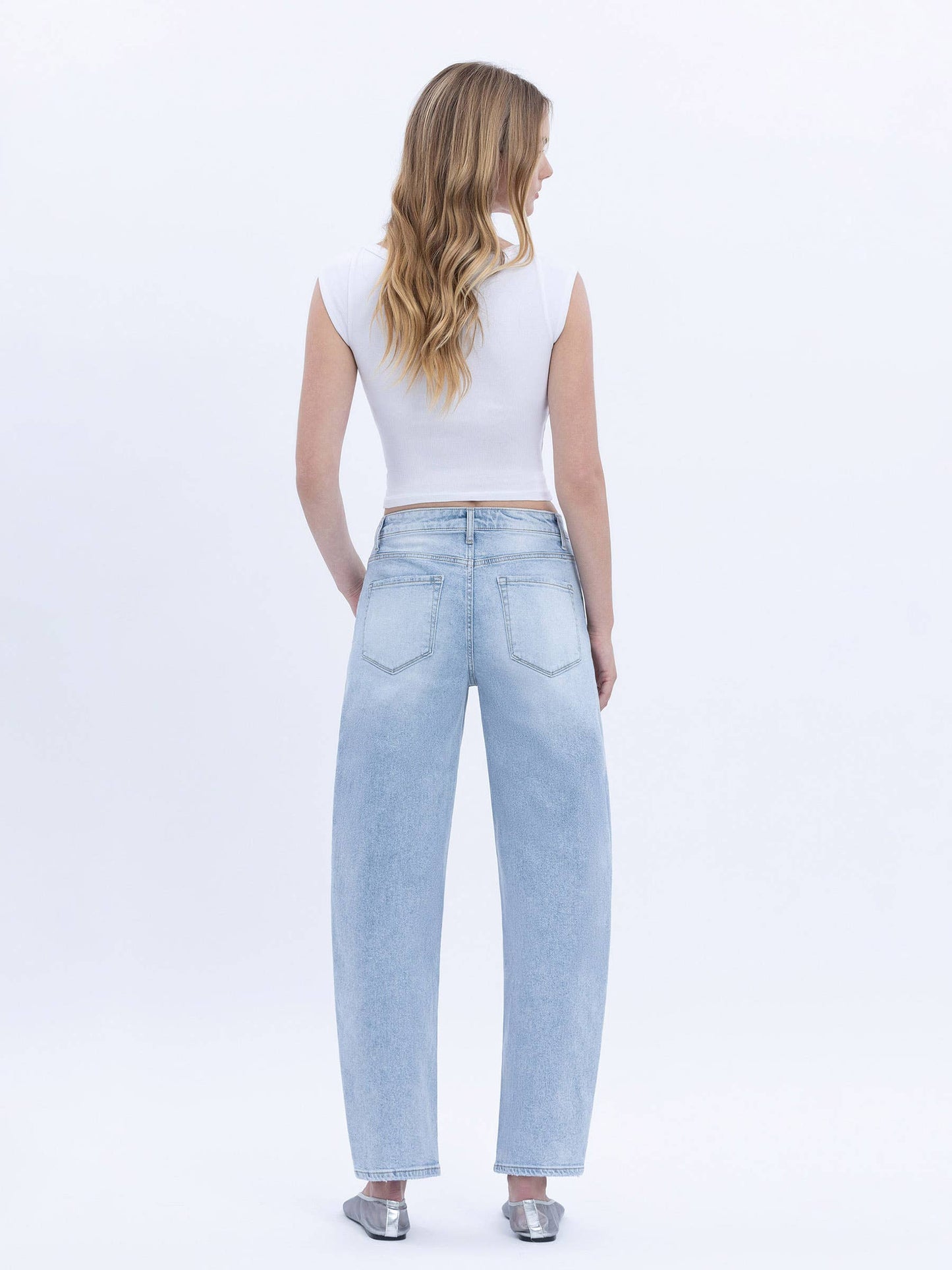SUPER HIGH RISE LIGHT WASH BARREL LEG JEANS