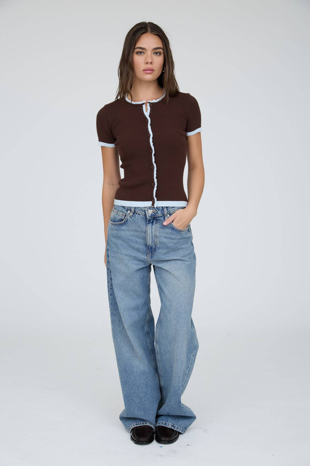 CONTRAST LETTUCE TRIM SHORT SLEEVE KNIT CARDIGAN