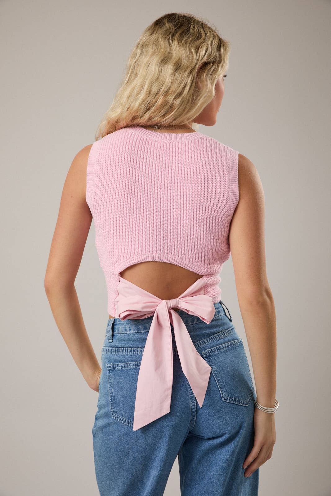 BACK BOW DETAIL SLEEVELESS SWEATER TOP